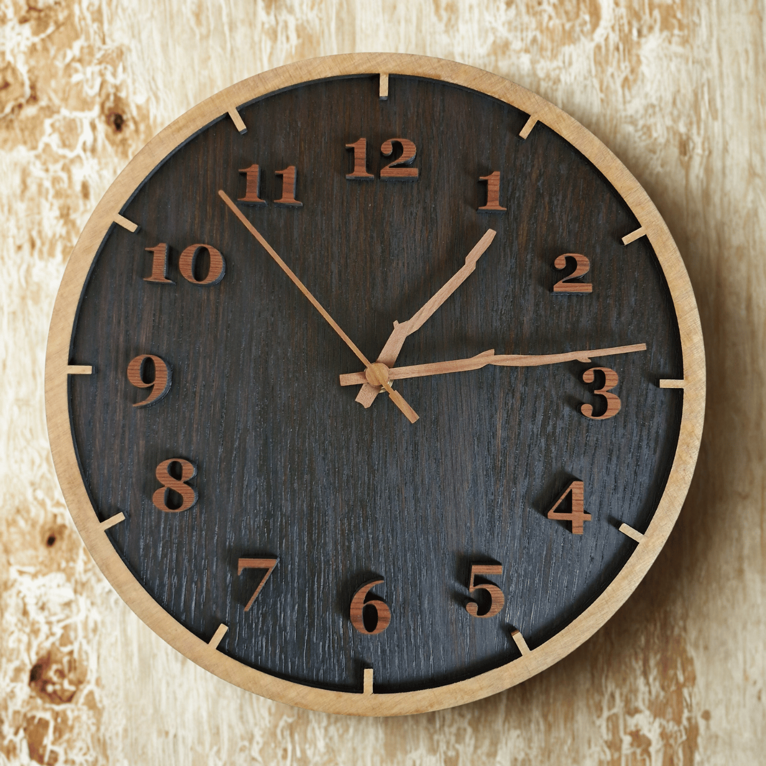 Must tammest seinakell